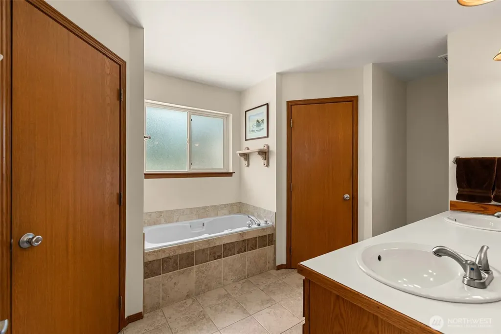 2299 E Veedol Drive East Wenatchee WA 98802