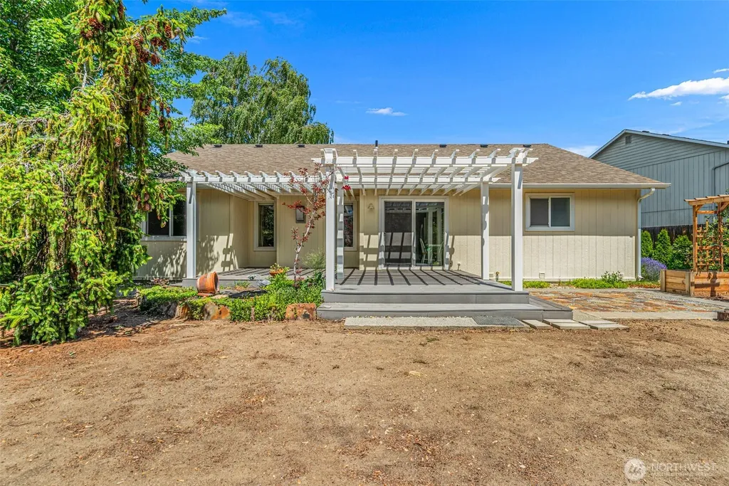 2299 E Veedol Drive East Wenatchee WA 98802