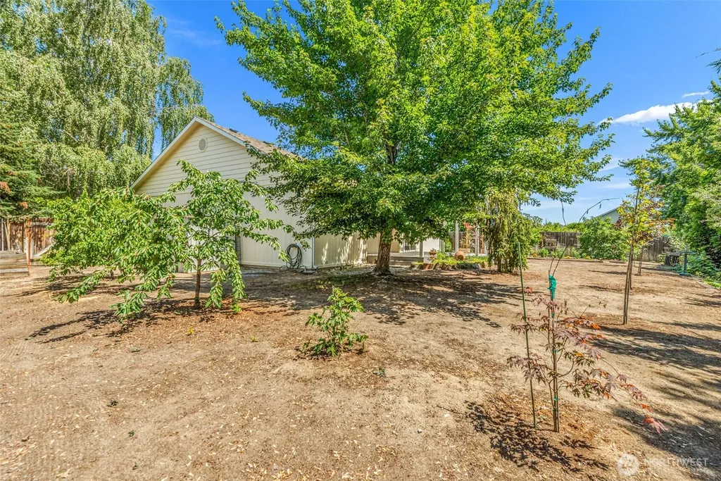 2299 E Veedol Drive East Wenatchee WA 98802