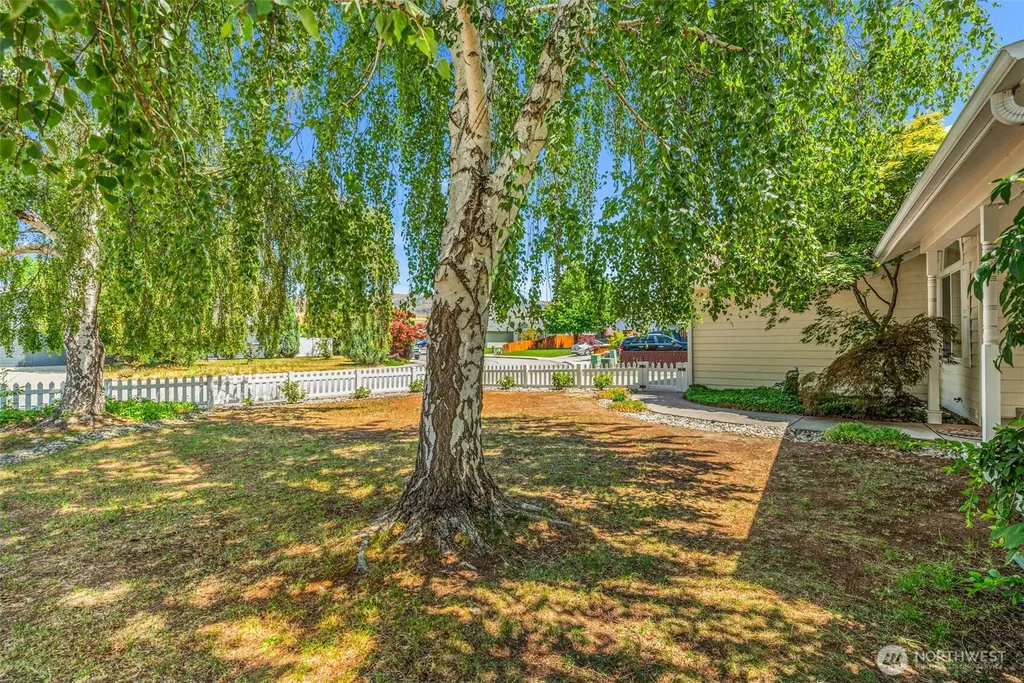 2299 E Veedol Drive East Wenatchee WA 98802