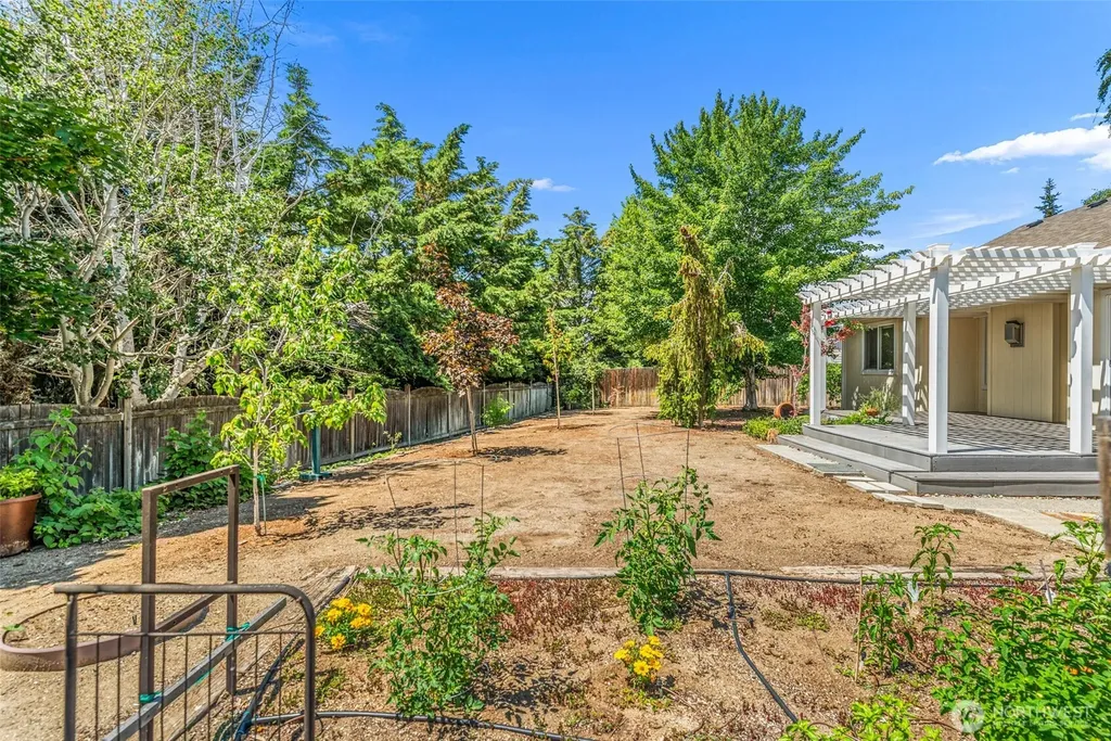 2299 E Veedol Drive East Wenatchee WA 98802