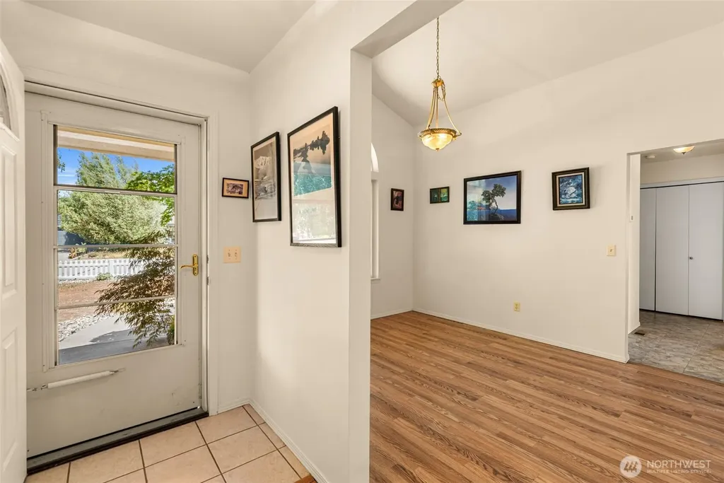 2299 E Veedol Drive East Wenatchee WA 98802