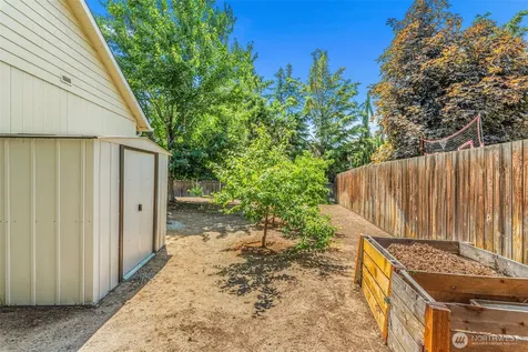 2299 E Veedol Drive East Wenatchee WA 98802