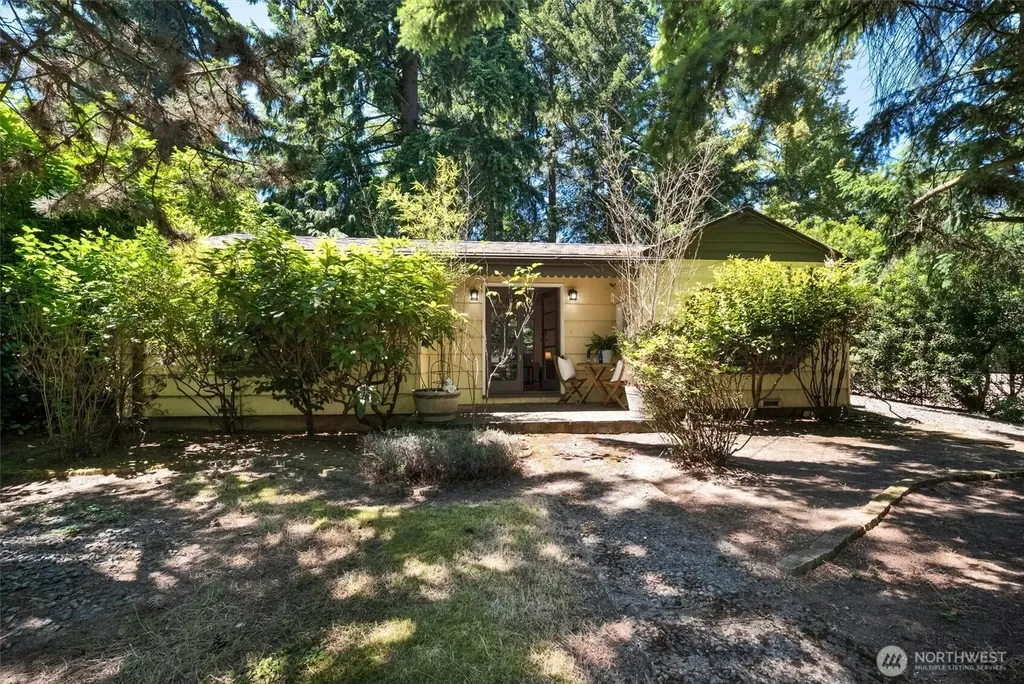 13753 Stone Avenue N Seattle WA 98133