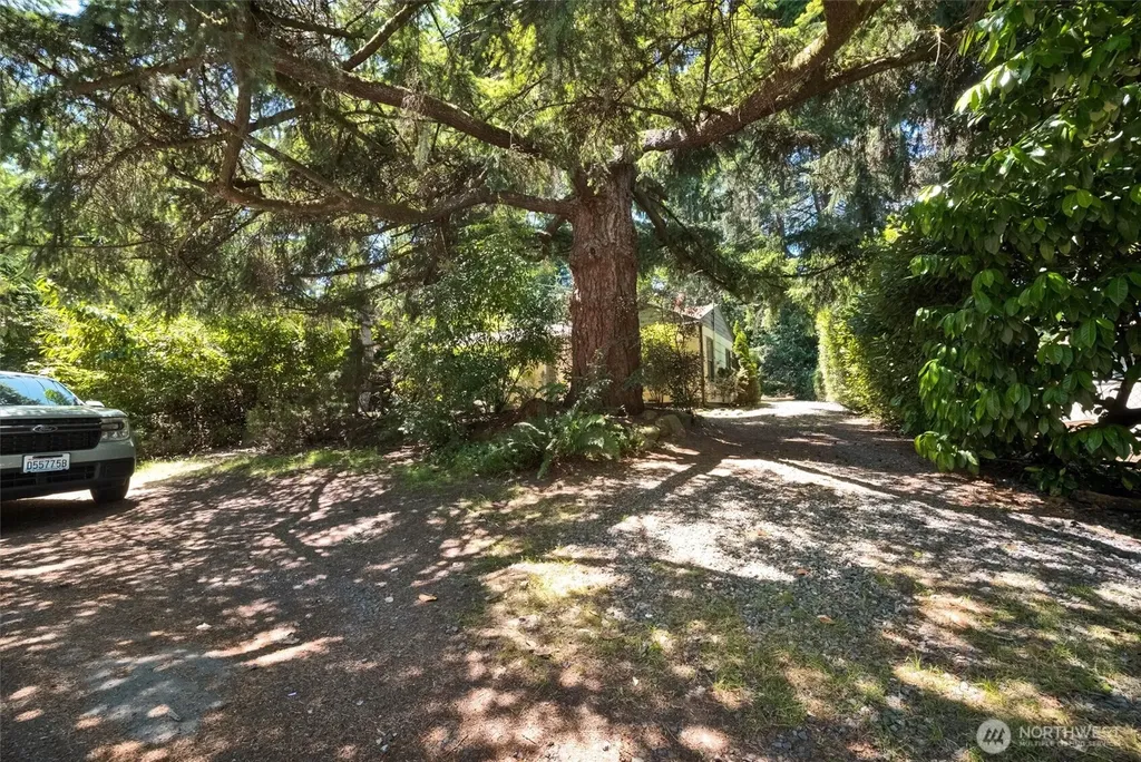 13753 Stone Avenue N Seattle WA 98133