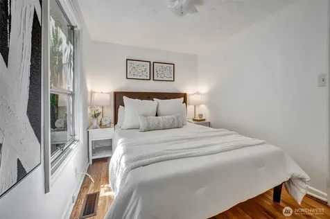 13753 Stone Avenue N Seattle WA 98133