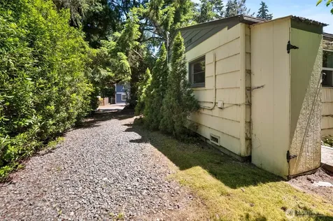 13753 Stone Avenue N Seattle WA 98133