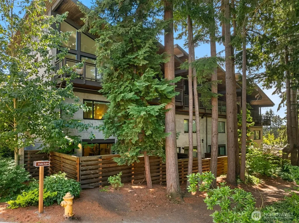 203 Madrona Way NE Bainbridge Island WA 98110