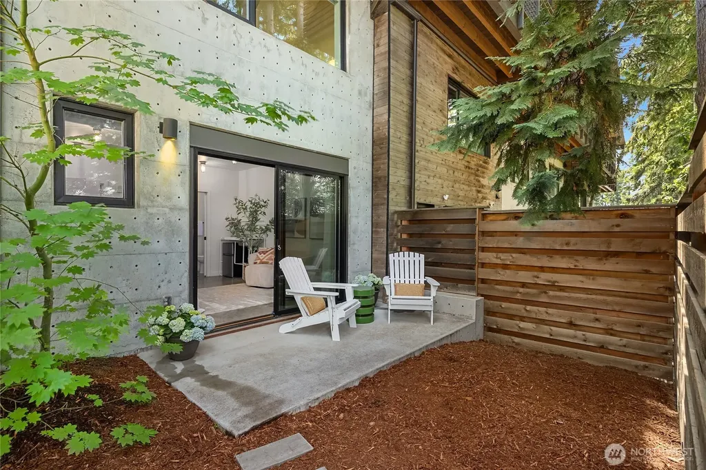 203 Madrona Way NE Bainbridge Island WA 98110