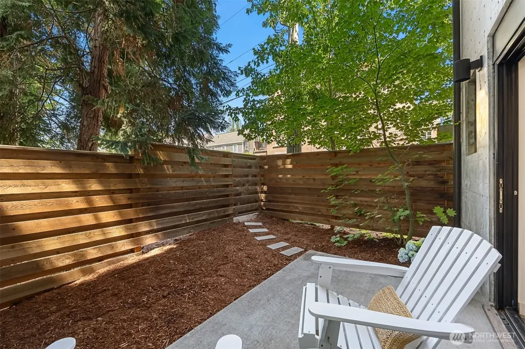 203 Madrona Way NE Bainbridge Island WA 98110