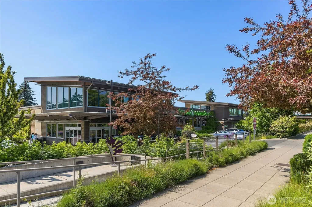 203 Madrona Way NE Bainbridge Island WA 98110