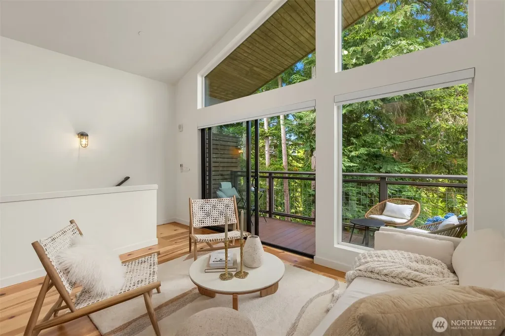 203 Madrona Way NE Bainbridge Island WA 98110