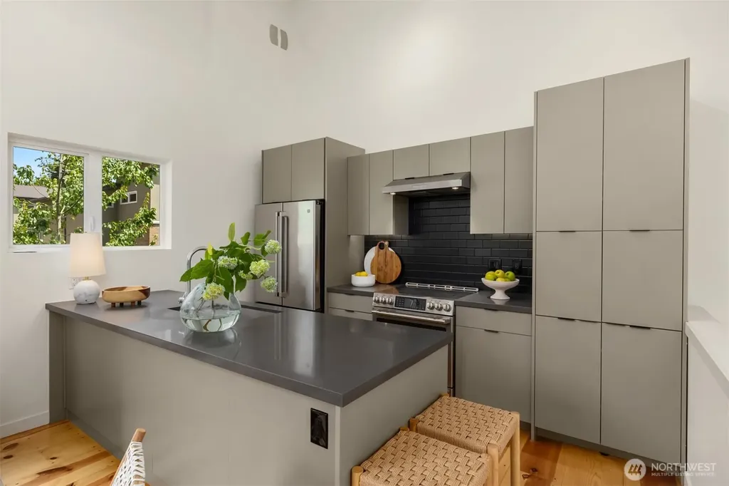 203 Madrona Way NE Bainbridge Island WA 98110