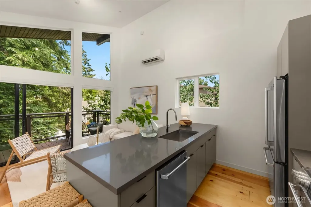 203 Madrona Way NE Bainbridge Island WA 98110