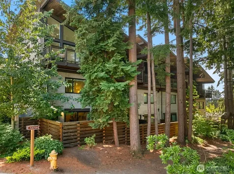 203 Madrona Way NE Bainbridge Island WA 98110
