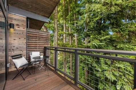 203 Madrona Way NE Bainbridge Island WA 98110