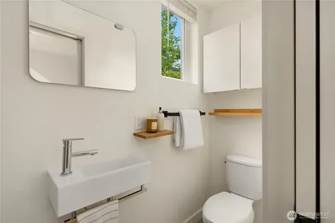 203 Madrona Way NE Bainbridge Island WA 98110