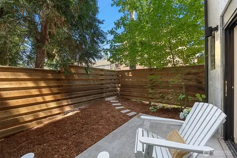 203 Madrona Way NE Bainbridge Island WA 98110