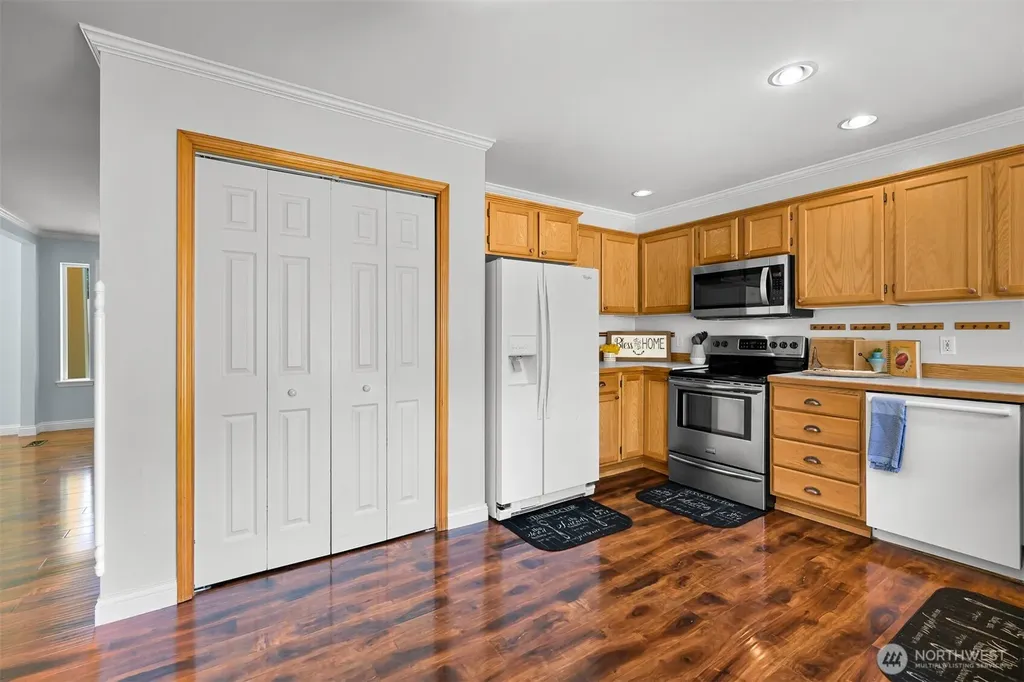 1811 Williamsburg Court Bellingham WA 98226