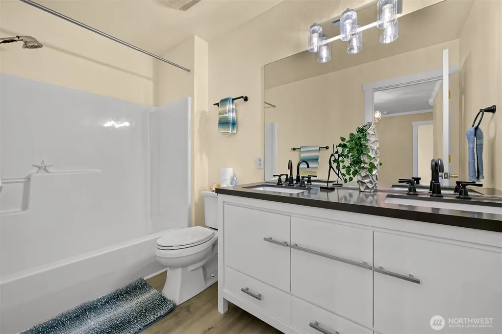 1811 Williamsburg Court Bellingham WA 98226