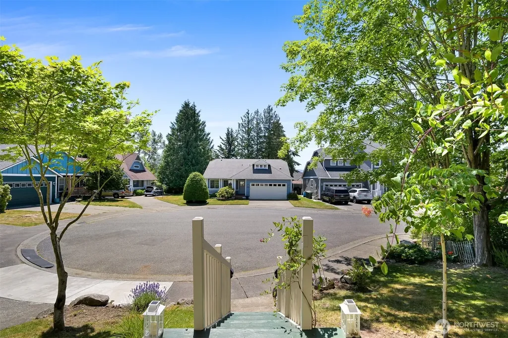 1811 Williamsburg Court Bellingham WA 98226
