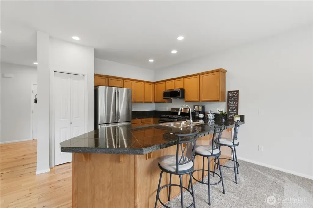 2001 5th Avenue NW Puyallup WA 98371
