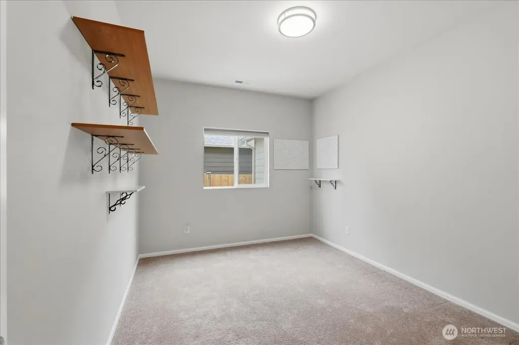2001 5th Avenue NW Puyallup WA 98371