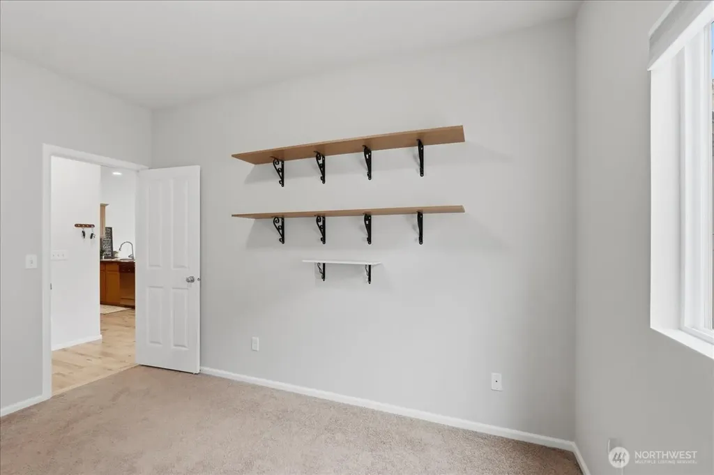 2001 5th Avenue NW Puyallup WA 98371