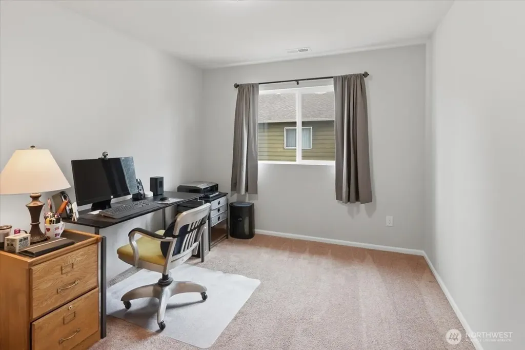 2001 5th Avenue NW Puyallup WA 98371