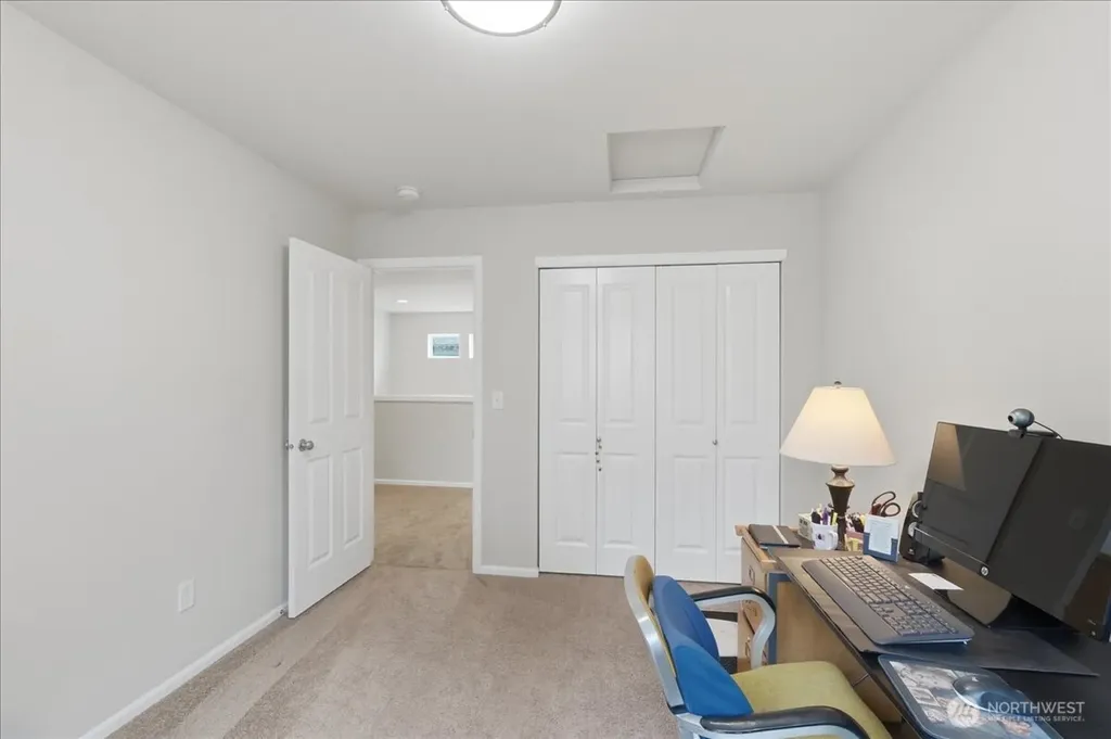 2001 5th Avenue NW Puyallup WA 98371