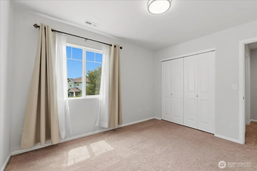 2001 5th Avenue NW Puyallup WA 98371