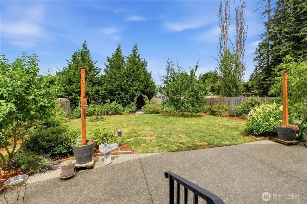 2001 5th Avenue NW Puyallup WA 98371