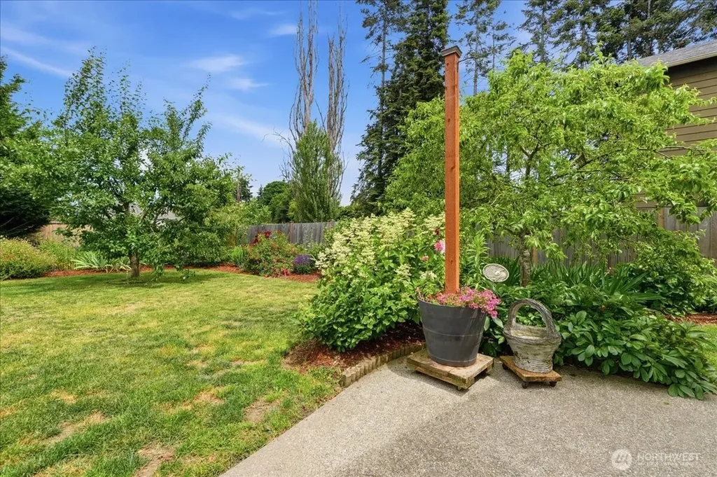 2001 5th Avenue NW Puyallup WA 98371