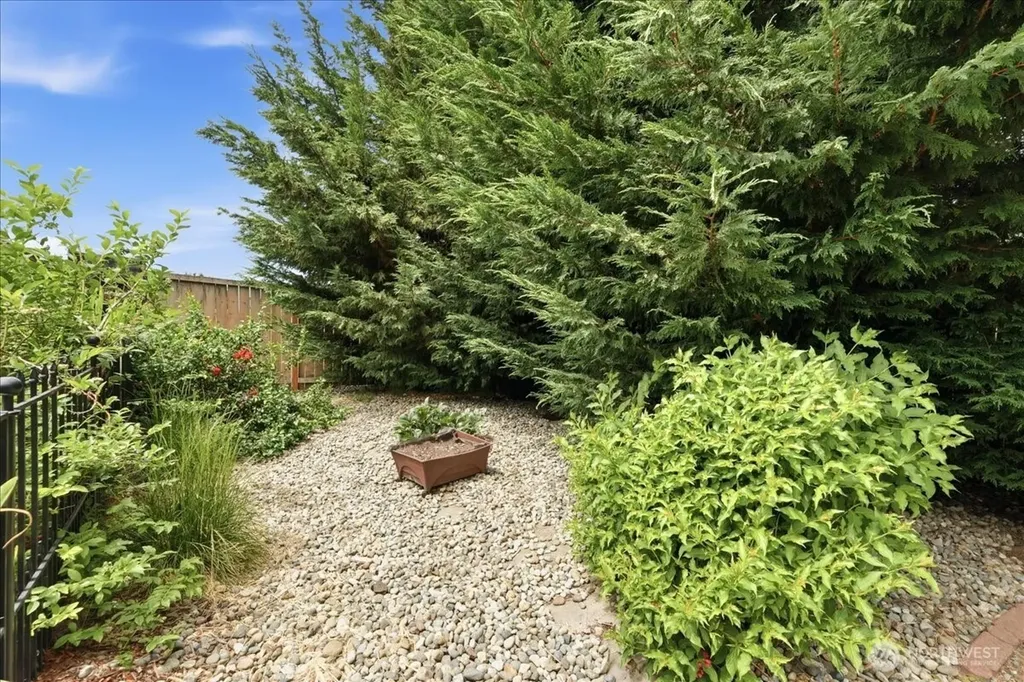 2001 5th Avenue NW Puyallup WA 98371
