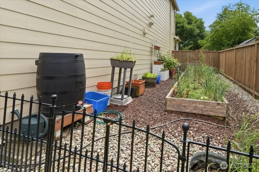 2001 5th Avenue NW Puyallup WA 98371