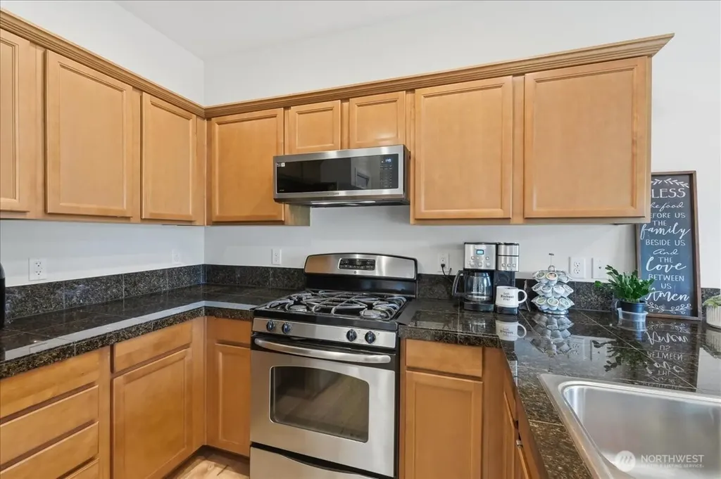 2001 5th Avenue NW Puyallup WA 98371