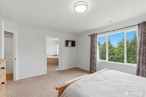 2001 5th Avenue NW Puyallup WA 98371