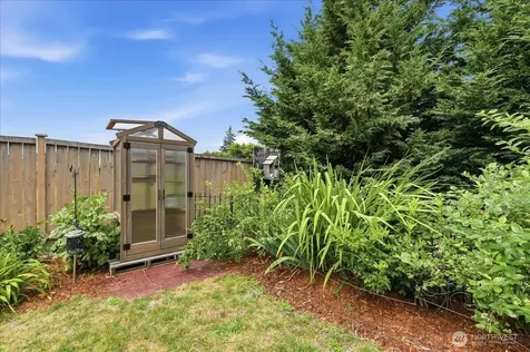 2001 5th Avenue NW Puyallup WA 98371