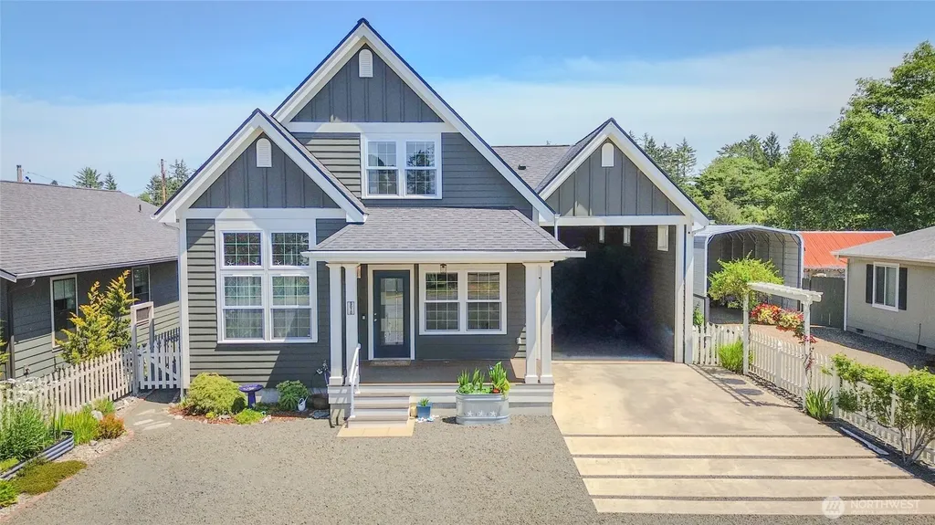 5010 L Place Seaview WA 98644