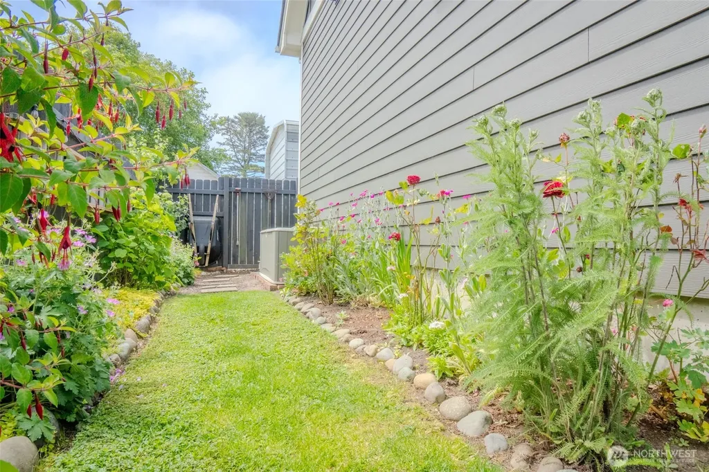 5010 L Place Seaview WA 98644