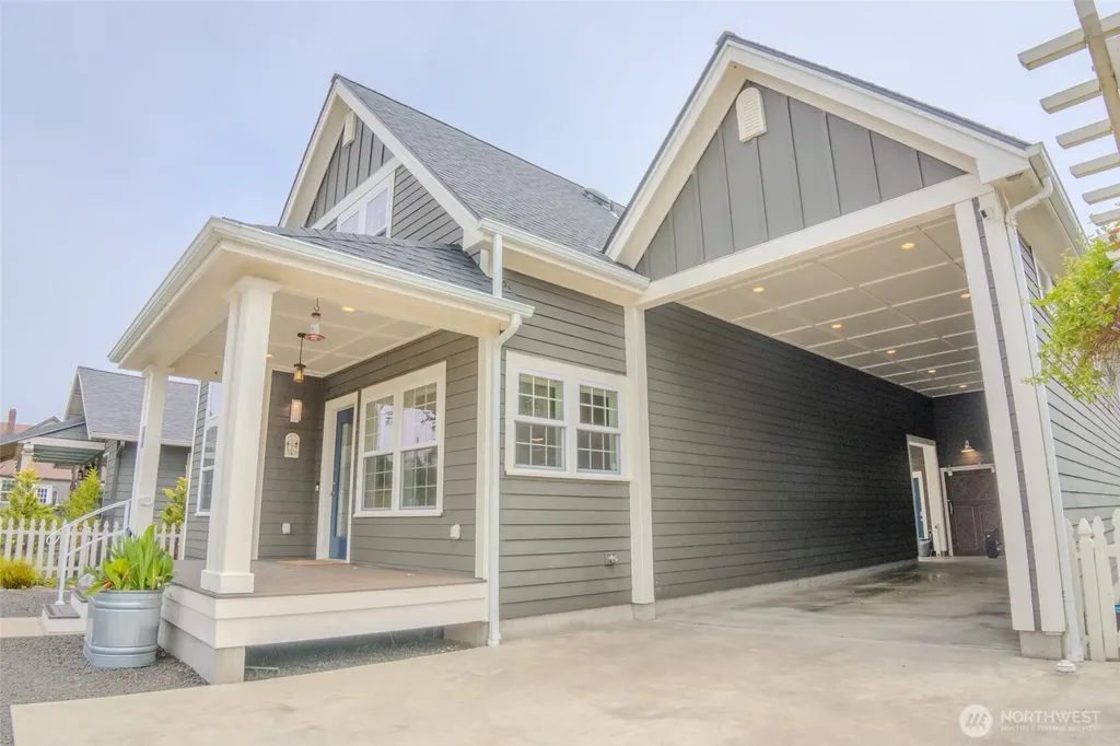 5010 L Place Seaview WA 98644