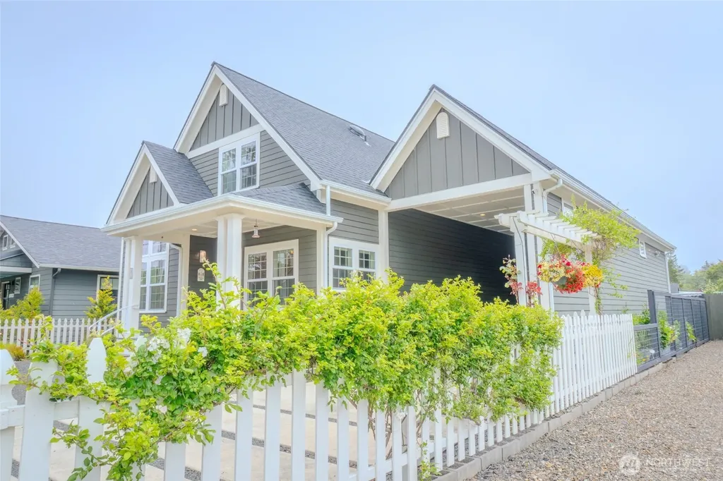 5010 L Place Seaview WA 98644