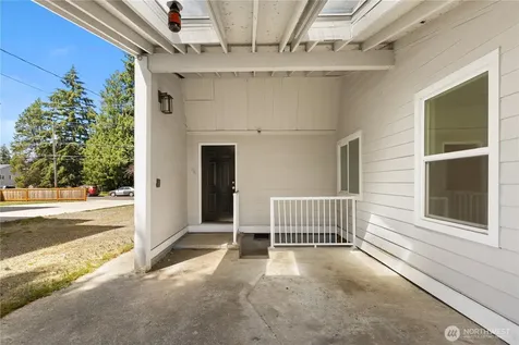 8823 S Yakima Avenue Tacoma WA 98444