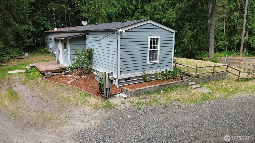 17045 NW Sunset Ridge Way Seabeck WA 98380