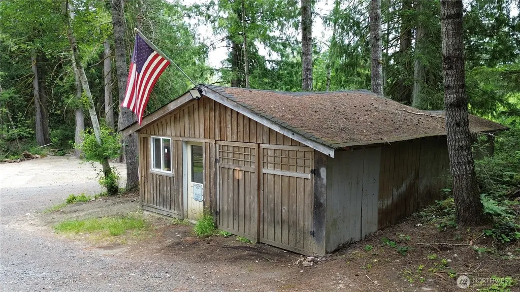 17045 NW Sunset Ridge Way Seabeck WA 98380