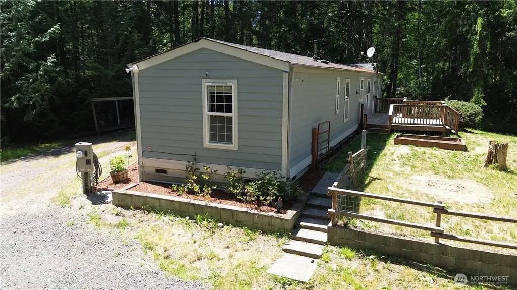 17045 NW Sunset Ridge Way Seabeck WA 98380