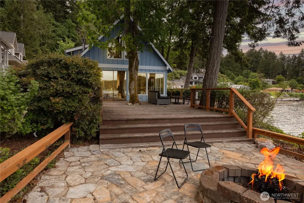 6054 Wynn Jones Rd E Port Orchard WA 98366