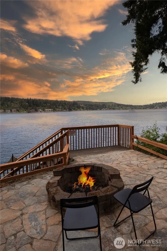6054 Wynn Jones Rd E Port Orchard WA 98366