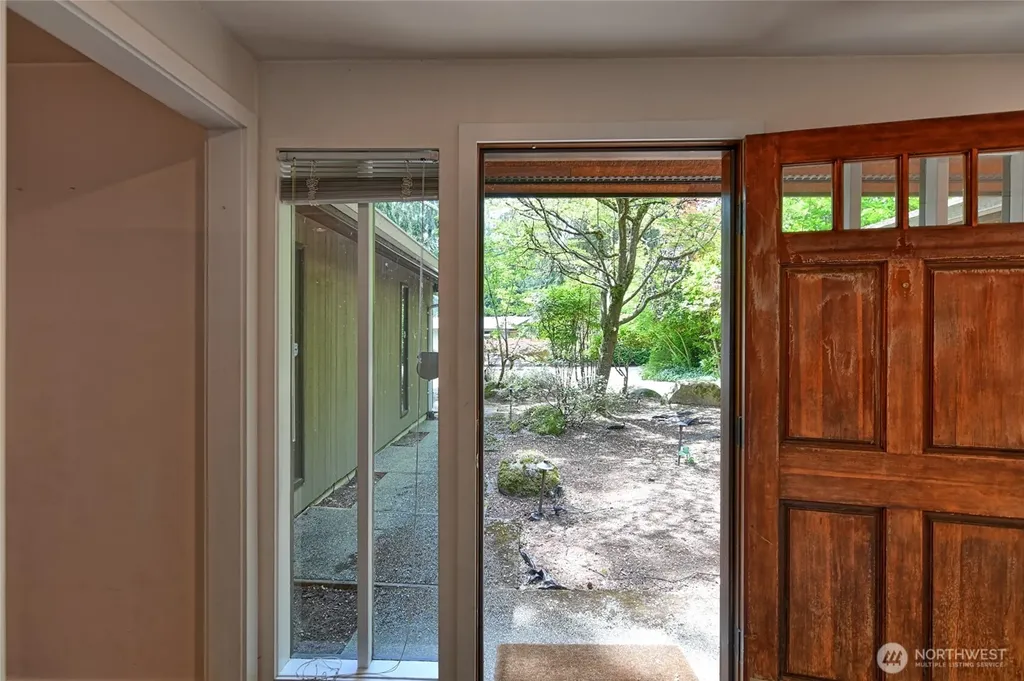 8808 SE 54th SE Mercer Island WA 98040