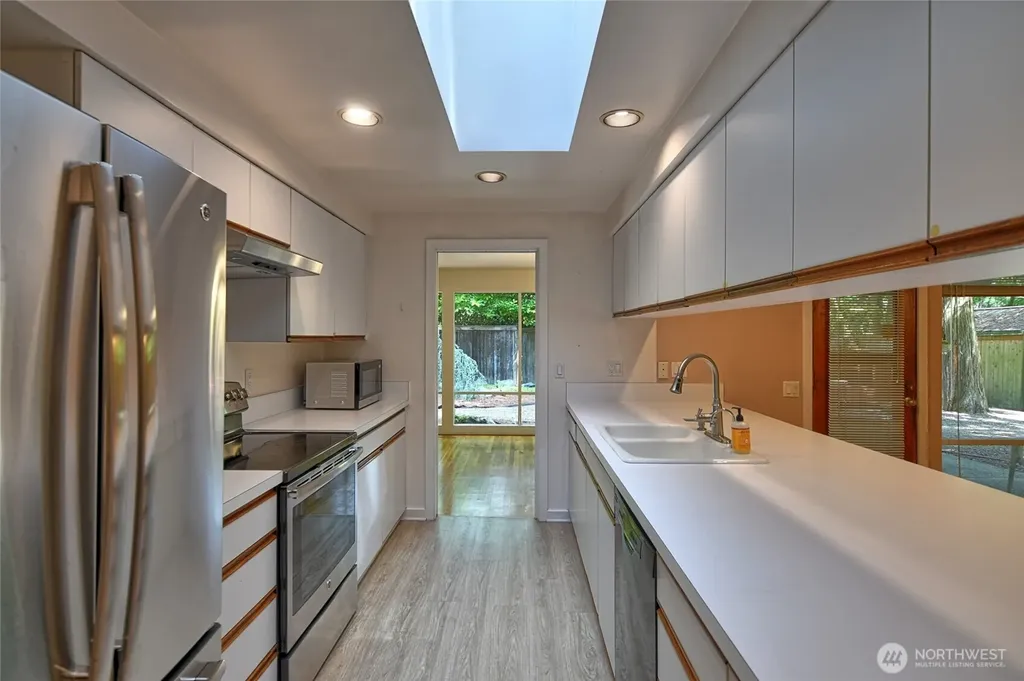 8808 SE 54th SE Mercer Island WA 98040
